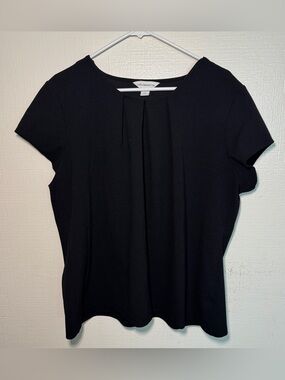 Liz Claiborne Black Short-Sleeve Front-Pleat Crew Neck Top